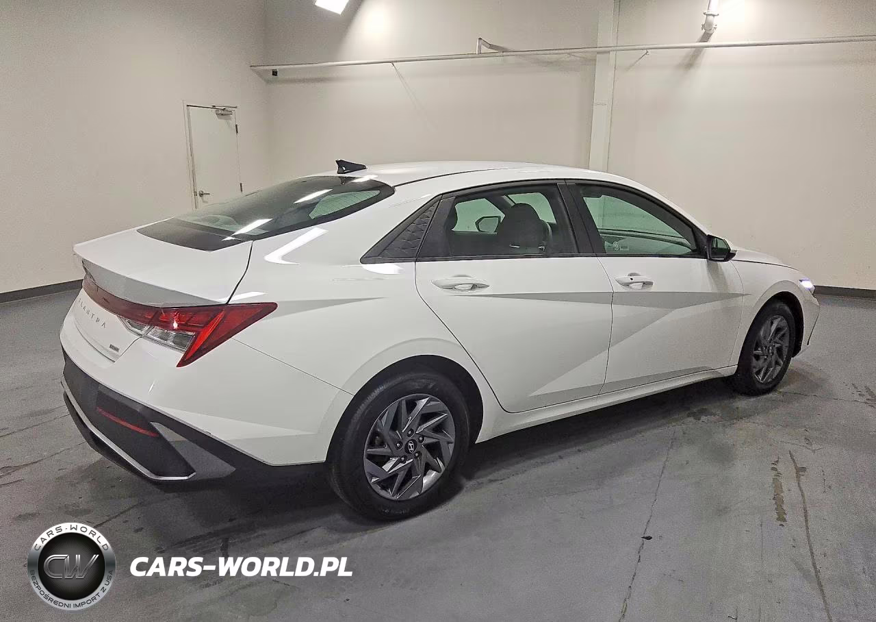 2026 Hyundai Elantra Hybrid Blue VIN:KMHLM4DJXTU185937 - 3