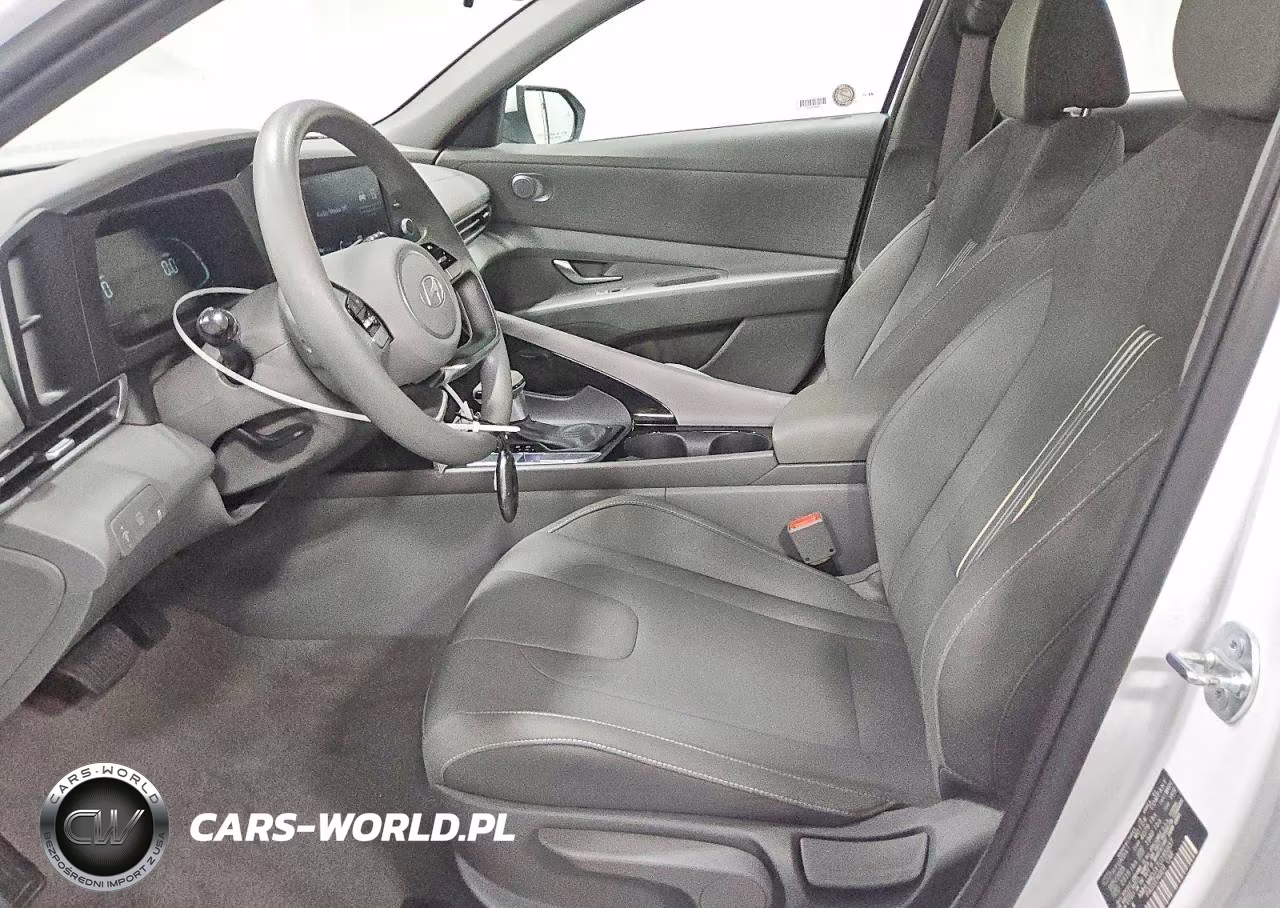 2026 Hyundai Elantra Hybrid Blue VIN:KMHLM4DJXTU185937 - 7