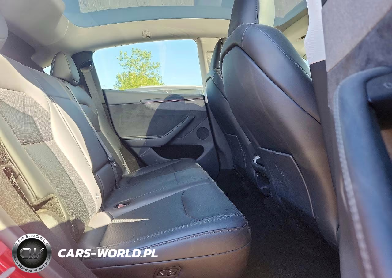 2026 Tesla Model Y VIN:7SAYGDEE8TA470146 - 11