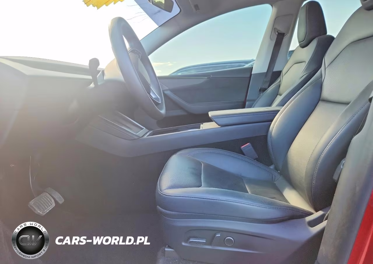 2026 Tesla Model Y VIN:7SAYGDEE8TA470146 - 7