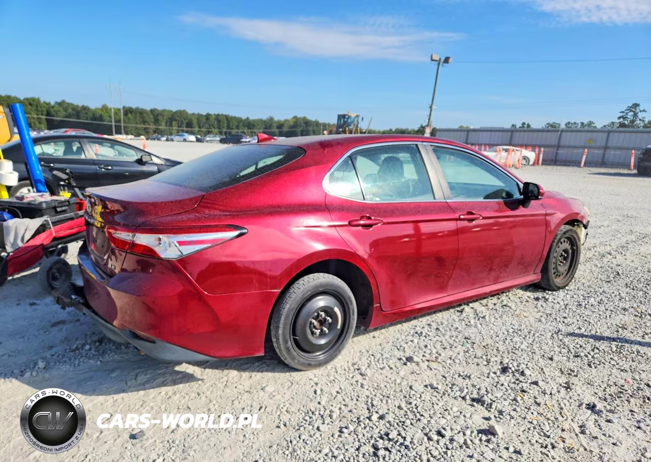 2020 Toyota Camry Le VIN:4T1C11AK6LU942272 - 3