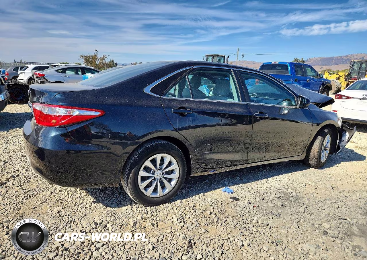 2016 Toyota Camry Le VIN:4T4BF1FK5GR523525 - 3