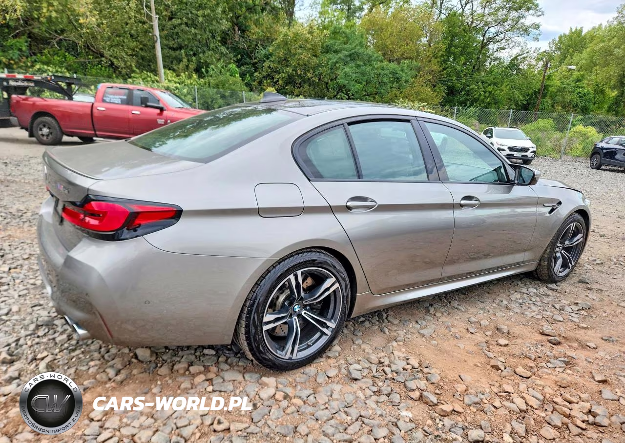 2023 BMW M5 VIN:WBS83CH04PCL74841 - 3