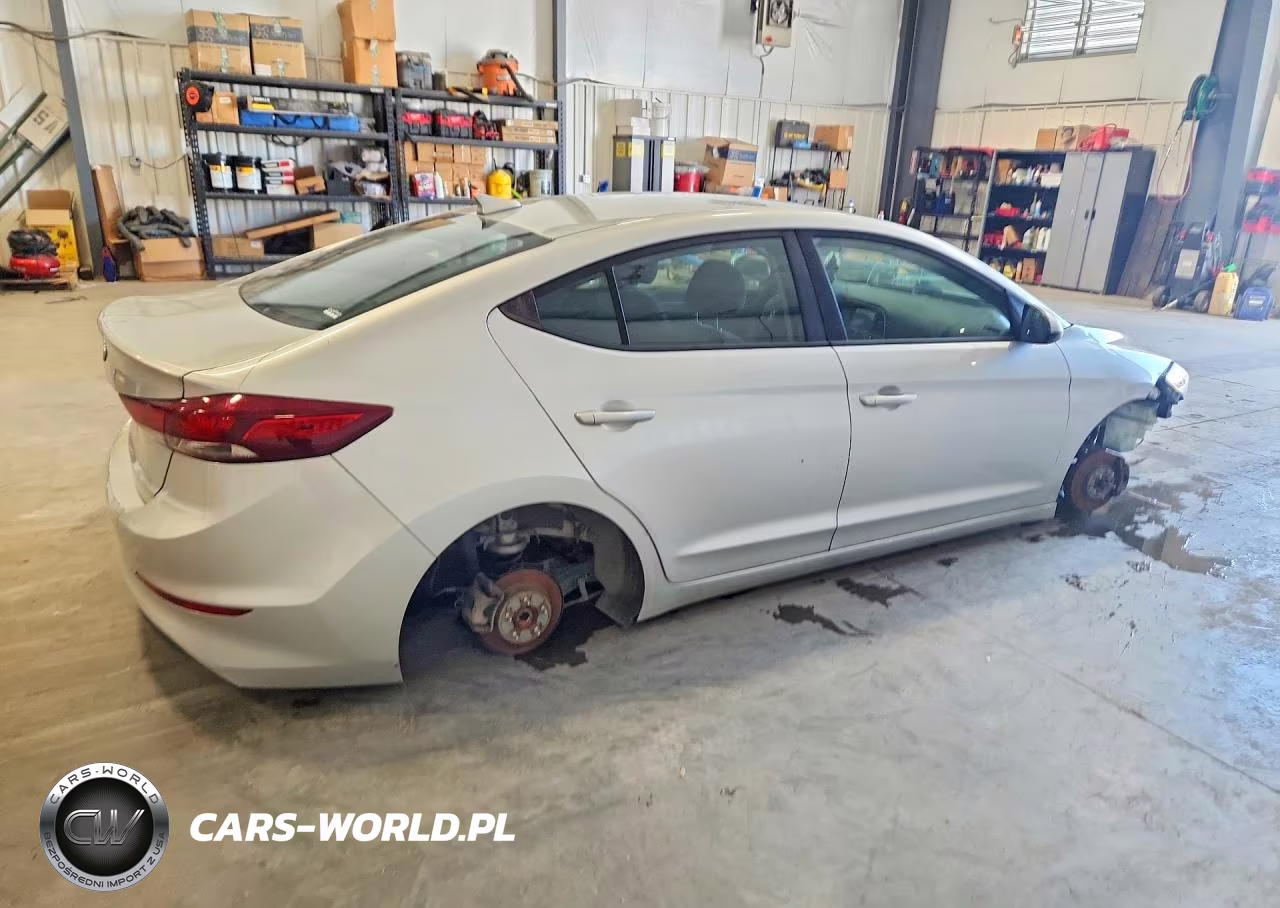 2018 Hyundai Elantra Sel VIN:5NPD84LFXJH377814 - 3