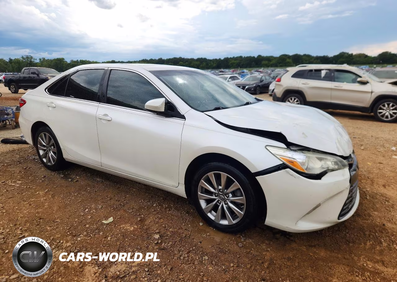 2016 Toyota Camry Xle VIN:4T1BF1FK6GU593383 - 4