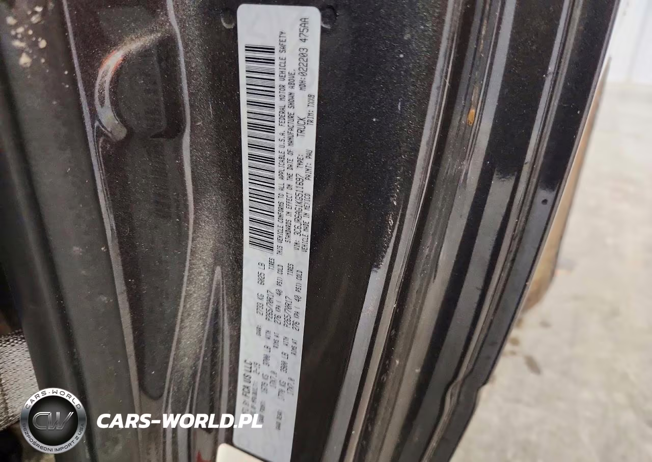 2019 Ram 1500 Classic Tradesman VIN:3C6JR6AG1KG511697 - 12
