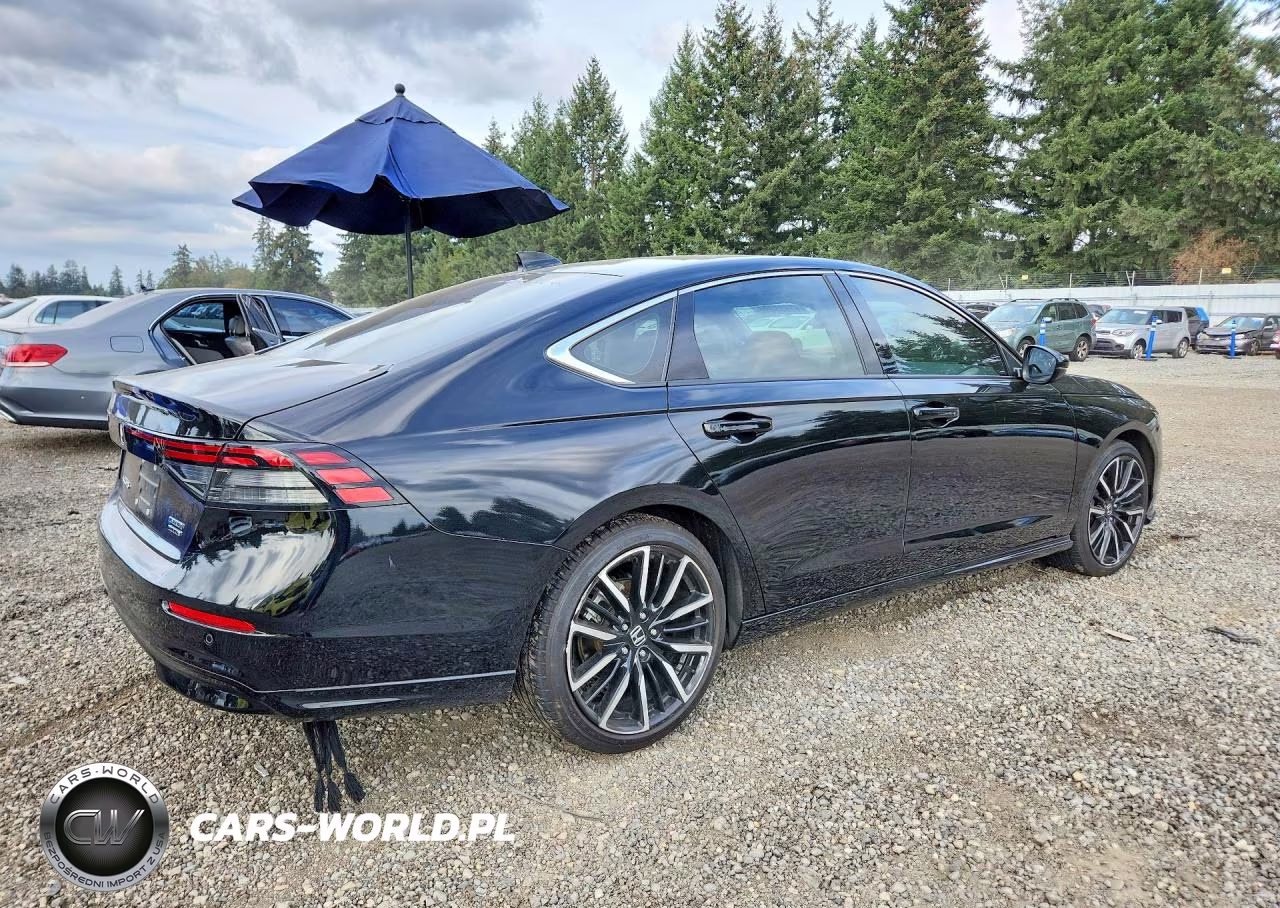 2023 Honda Accord Touring Hybrid VIN:1HGCY2F89PA001684 - 3