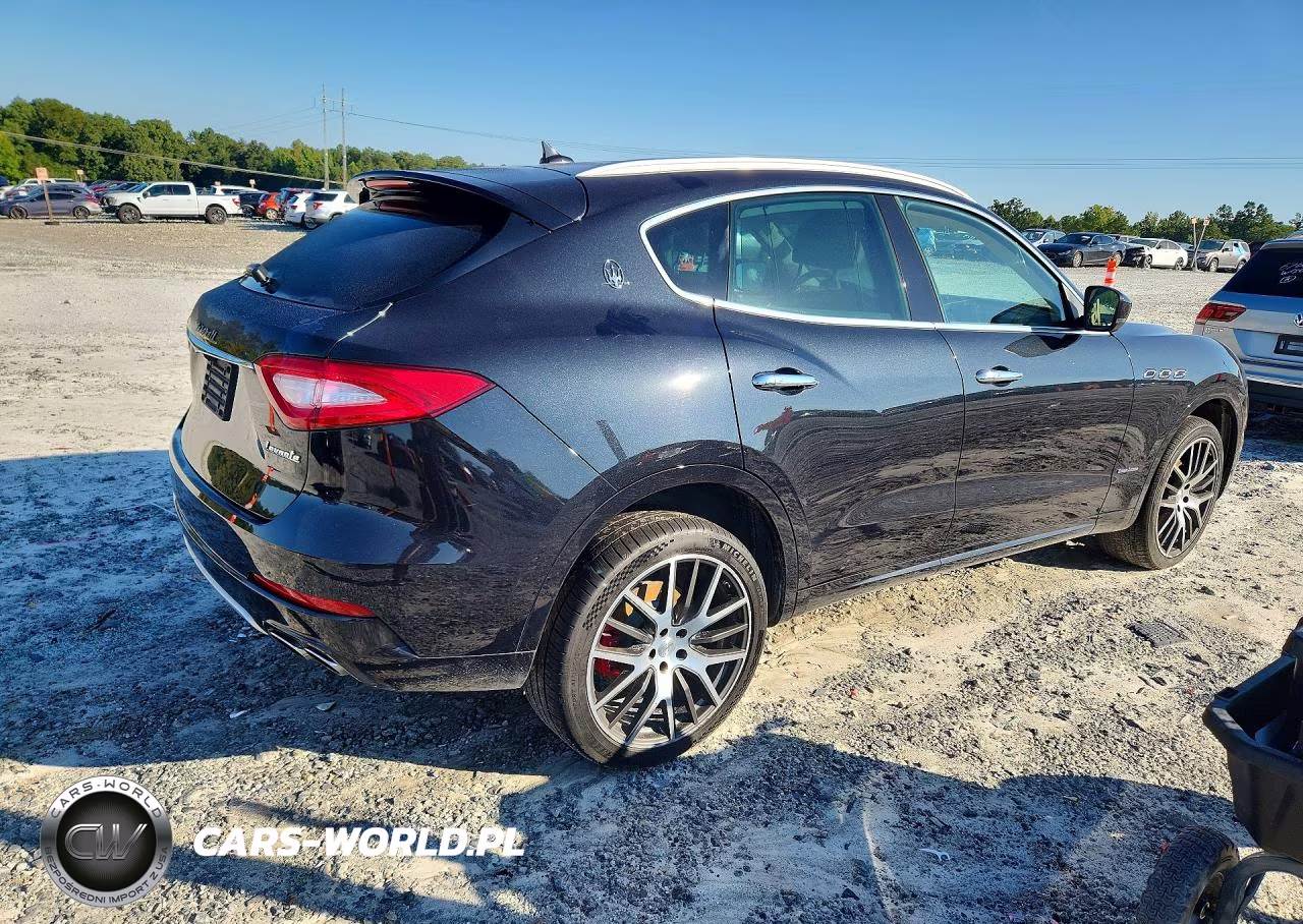 2018 Maserati Levante Luxury VIN:ZN661XUL6JX268885 - 3