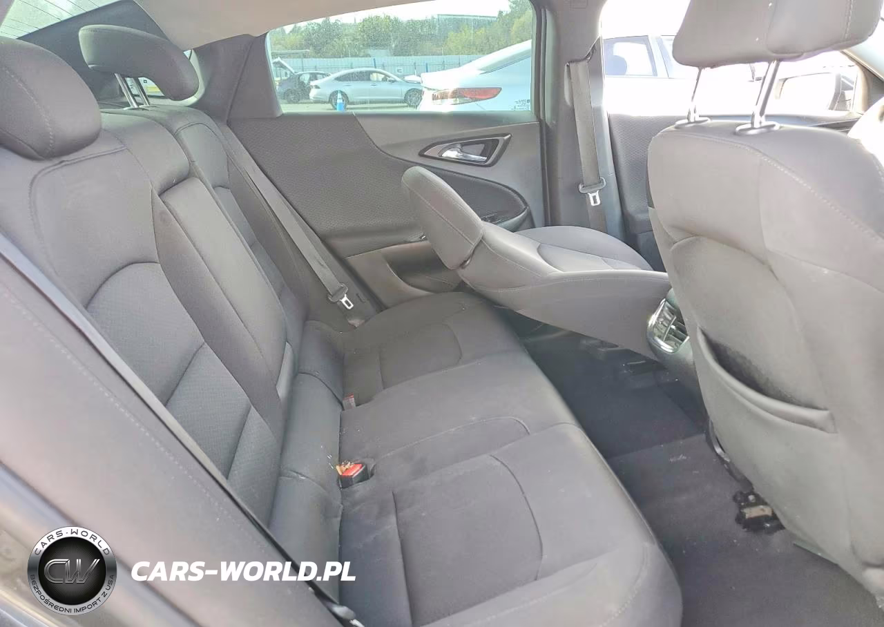 2017 Chevrolet Malibu Lt VIN:1G1ZE5STXHF203203 - 10