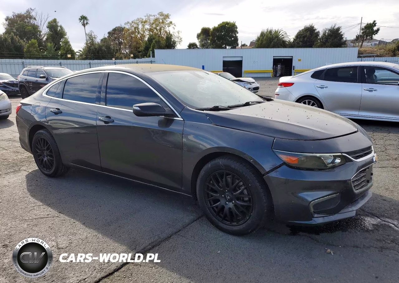 2017 Chevrolet Malibu Lt VIN:1G1ZE5STXHF203203 - 4