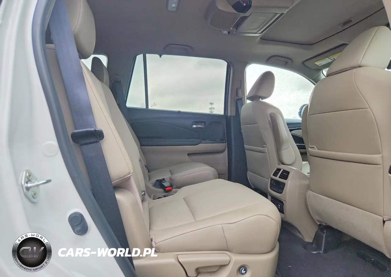 2022 Honda Pilot Touring VIN:5FNYF6H68NB059626 - 11