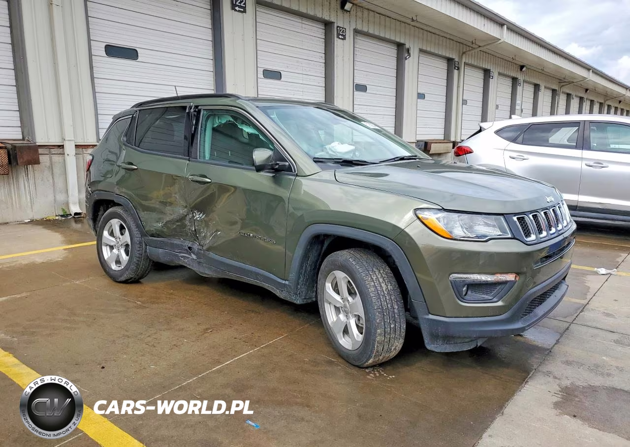 2019 Jeep Compass Latitude VIN:3C4NJDBB0KT661641 - 4