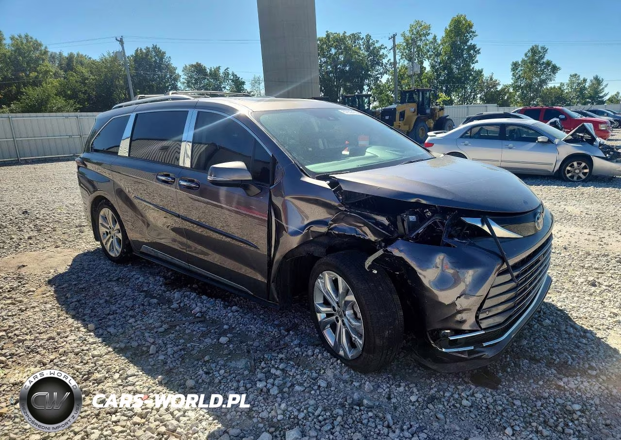 2024 Toyota Sienna Platinum 7-Passenger VIN:5TDERKEC3RS187402 - 4