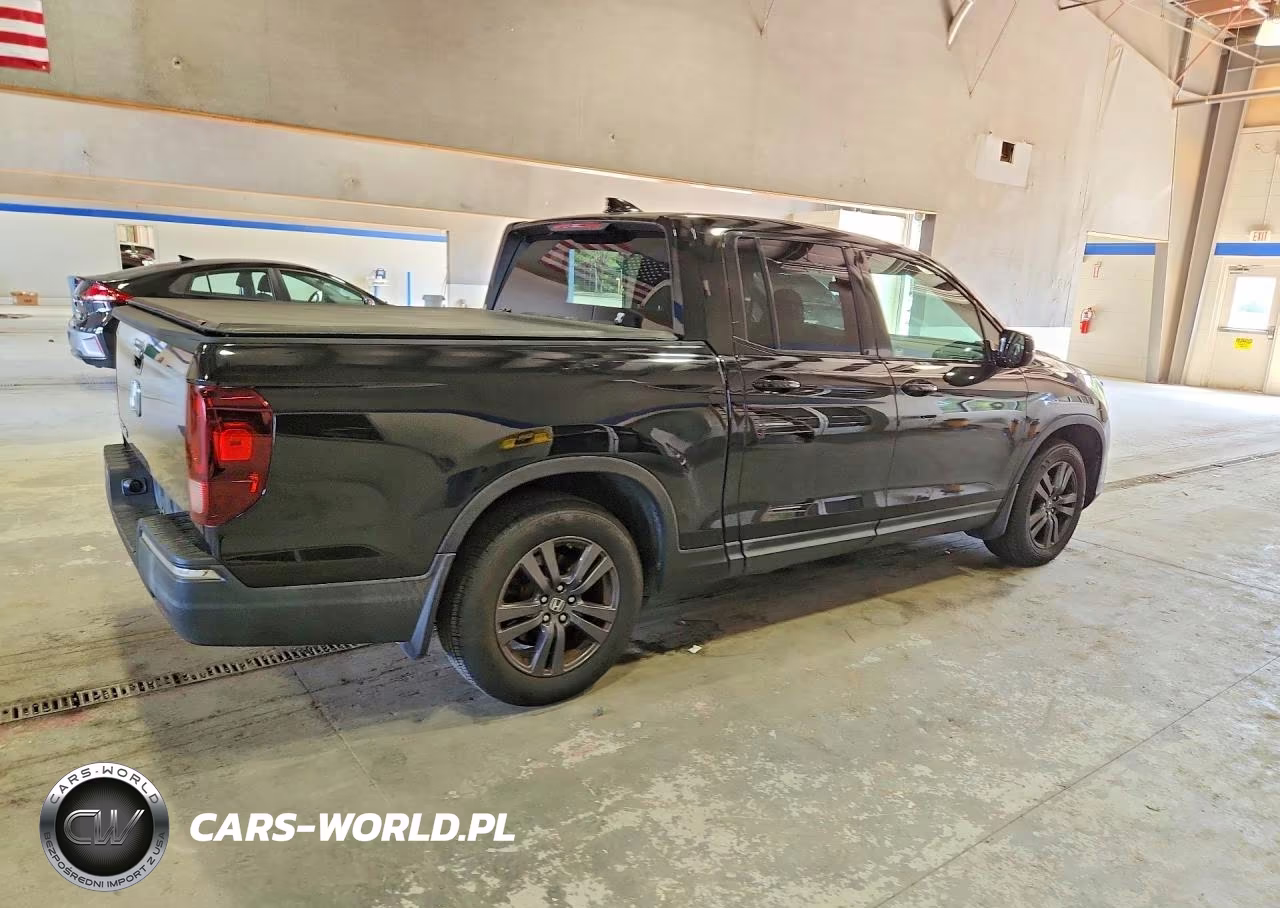 2017 Honda Ridgeline Sport VIN:5FPYK2F17HB004155 - 3