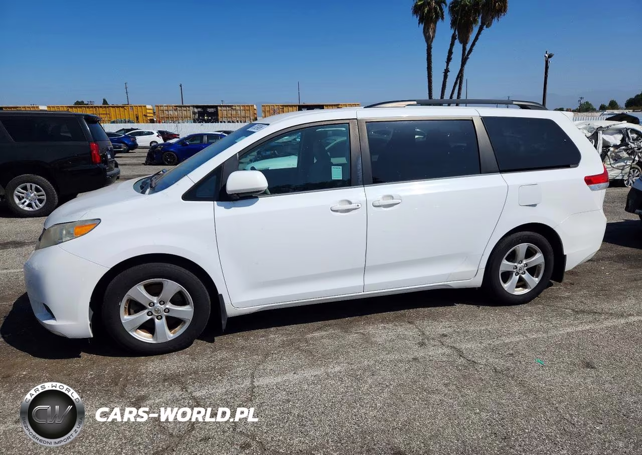 2013 Toyota Sienna Le