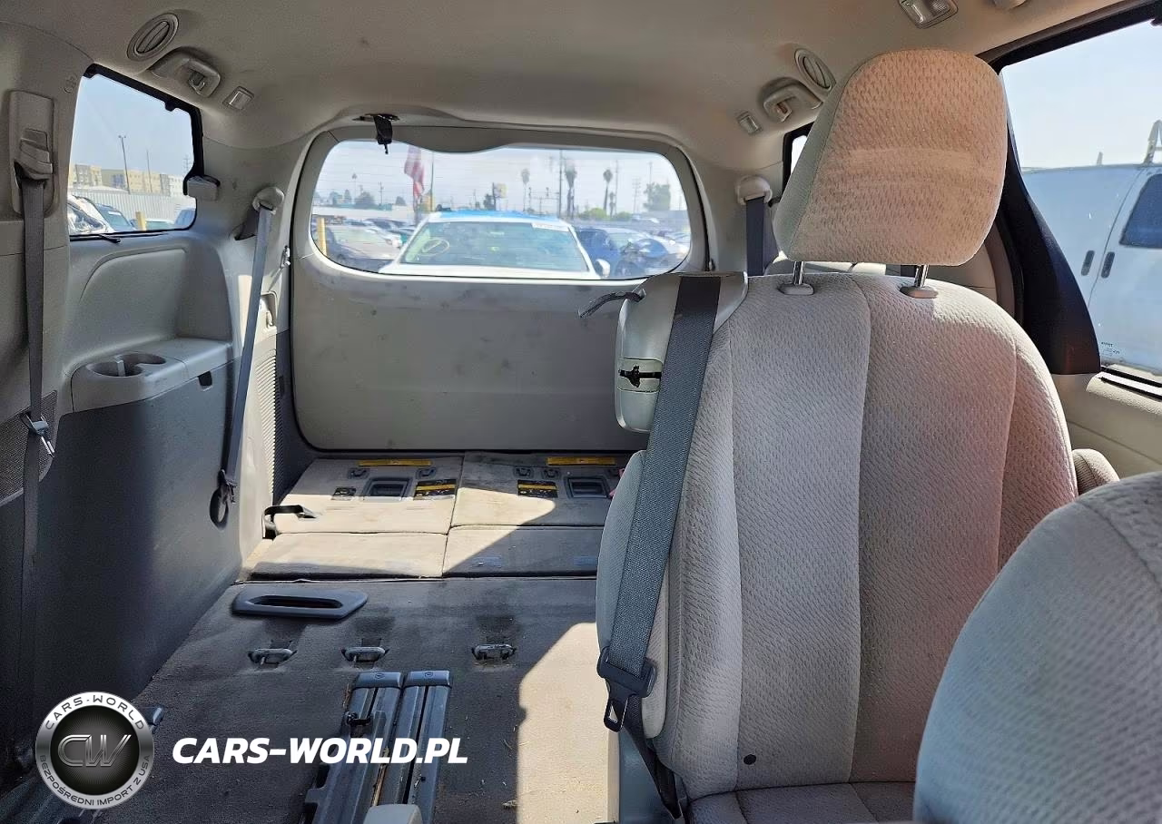 2013 Toyota Sienna Le VIN:5TDKK3DCXDS346584 - 10