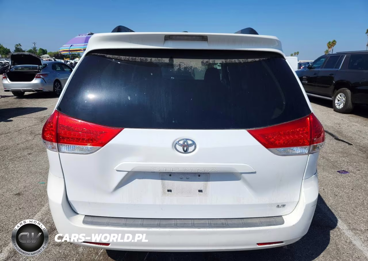 2013 Toyota Sienna Le VIN:5TDKK3DCXDS346584 - 6
