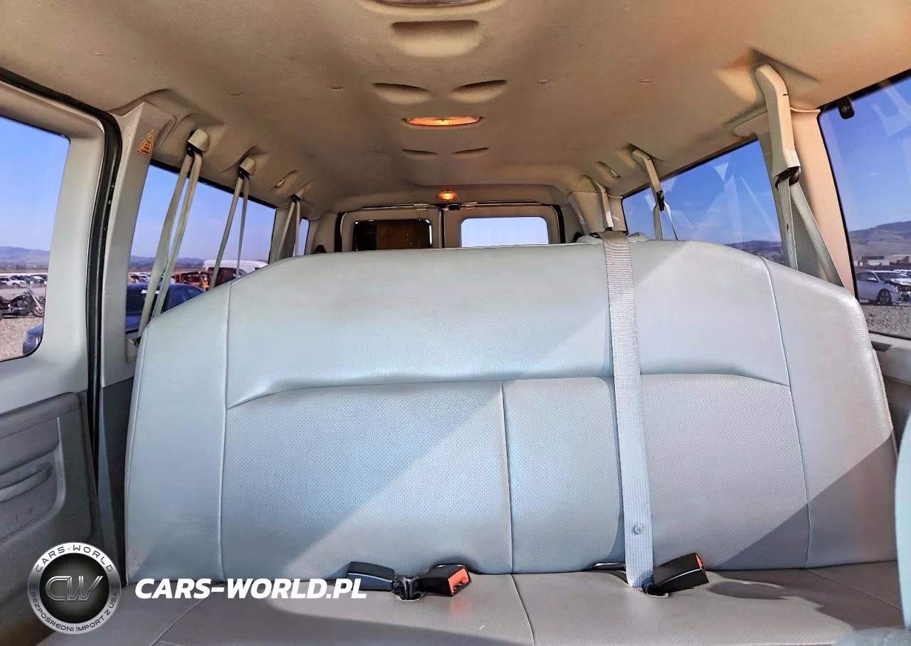 2011 Ford Econoline E350 Super Duty Wagon VIN:1FBSS3BL0BDA00219 - 10