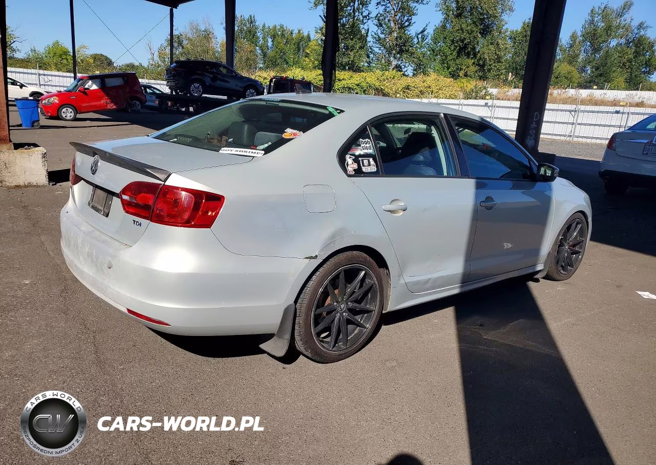2011 Volkswagen Jetta Tdi VIN:3VWLL7AJ4BM124368 - 3