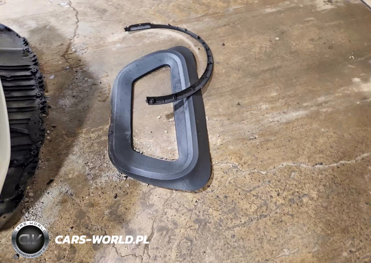 2021 Tesla Model Y VIN:5YJYGDEE2MF262703 - 12