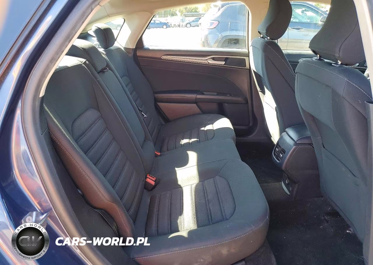 2019 Ford Fusion Se VIN:3FA6P0LU6KR199813 - 10