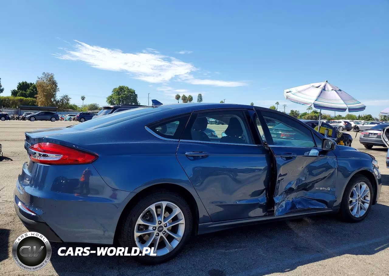 2019 Ford Fusion Se VIN:3FA6P0LU6KR199813 - 3