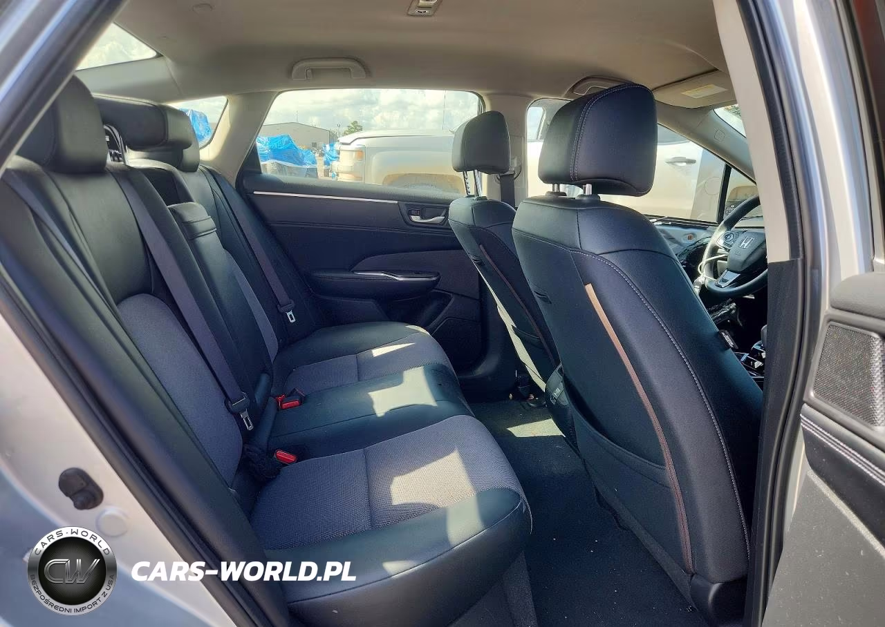2018 Honda Clarity Plug-In Hybrid VIN:JHMZC5F17JC020224 - 10