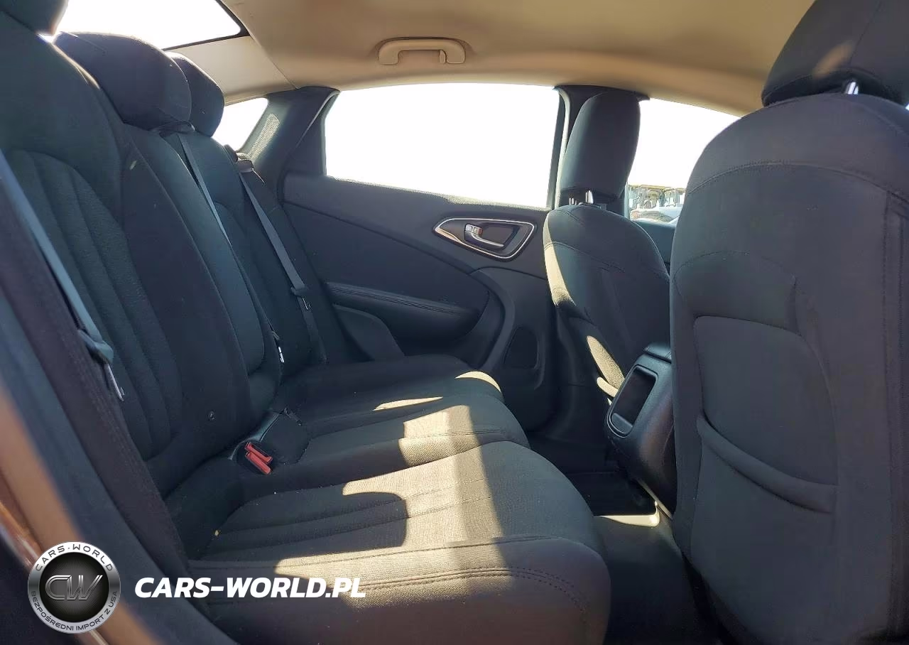 2017 Chrysler 200 Lx VIN:1C3CCCFB8HN505785 - 10