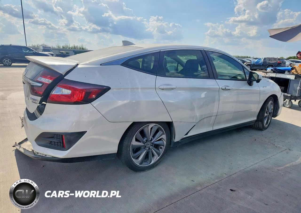 2018 Honda Clarity Touring VIN:JHMZC5F33JC017600 - 3
