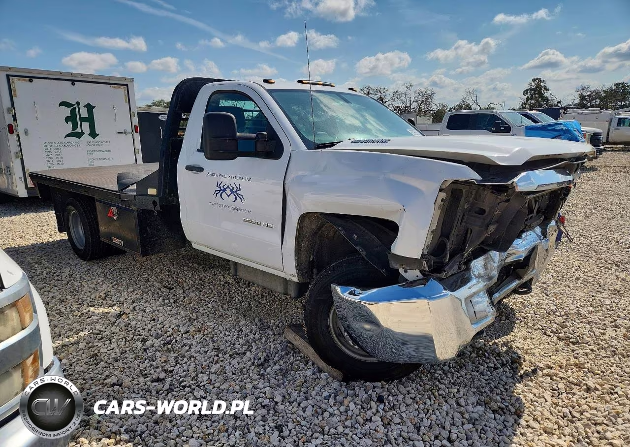 2015 Chevrolet Silverado K3500 VIN:1GB3KYC88FF181897 - 4