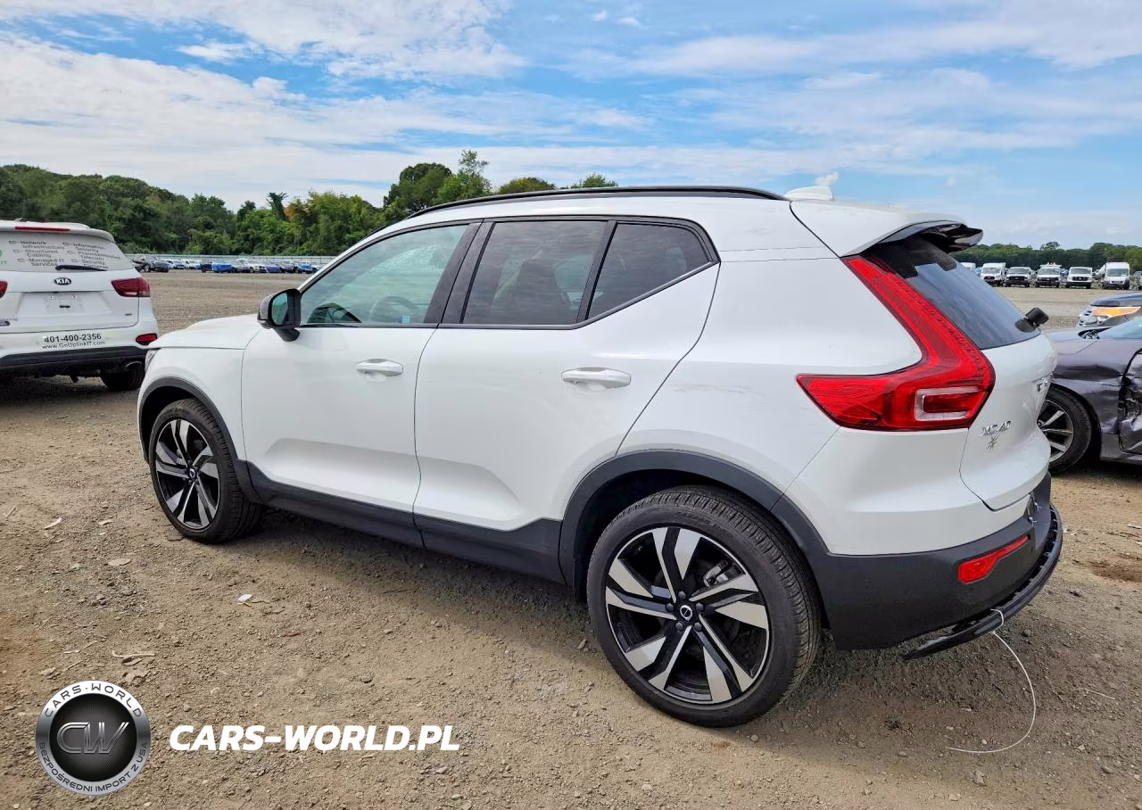2025 Volvo Xc40 Plus VIN:YV4L12UCXS2462418 - 2