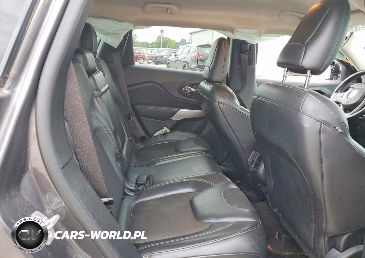 2018 Jeep Cherokee Latitude Plus VIN:1C4PJMLB3JD602028 - 11