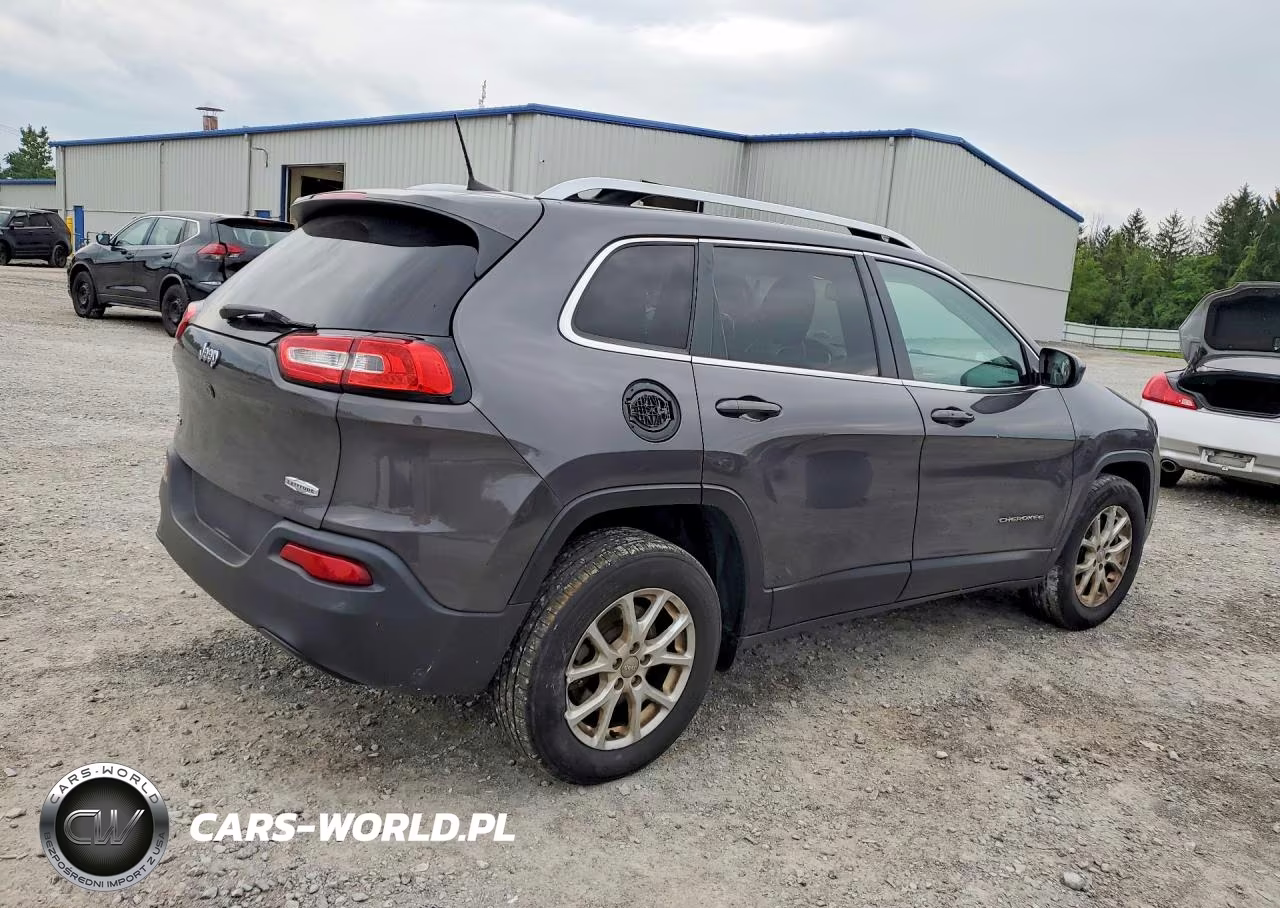 2018 Jeep Cherokee Latitude Plus VIN:1C4PJMLB3JD602028 - 3