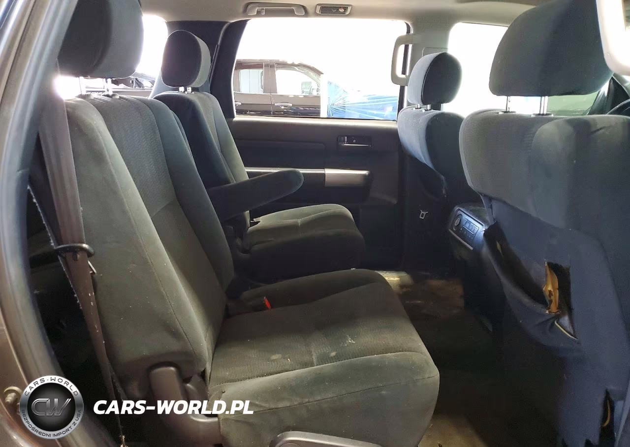 2018 Toyota Sequoia Trd Sport VIN:5TDBY5G1XJS157899 - 11