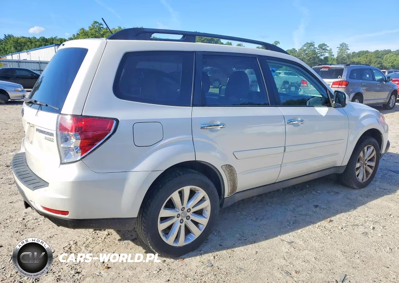 2012 Subaru Forester 2.5X Premium VIN:JF2SHADC1CH453305 - 3