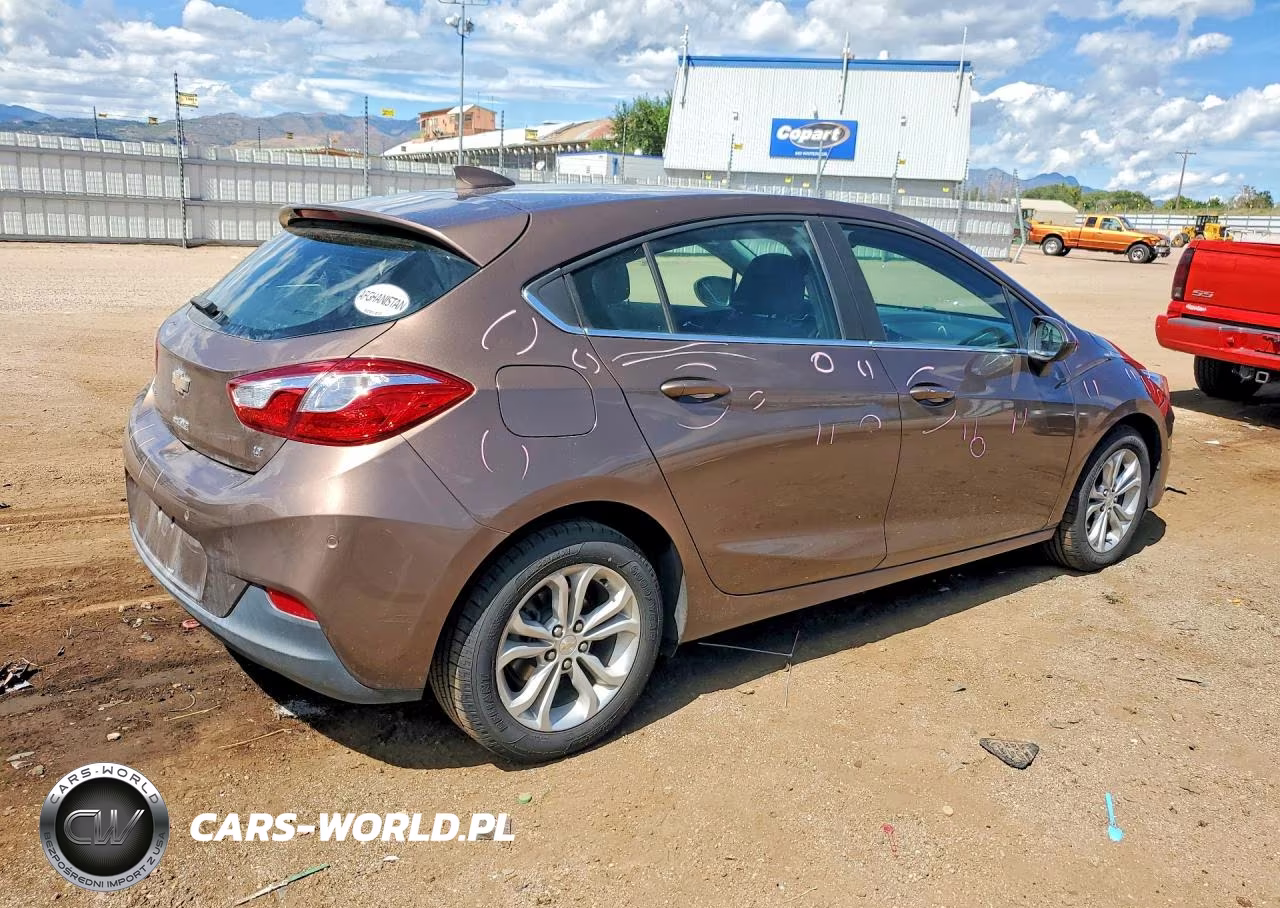 2019 Chevrolet Cruze Lt VIN:3G1BE6SM3KS558393 - 3