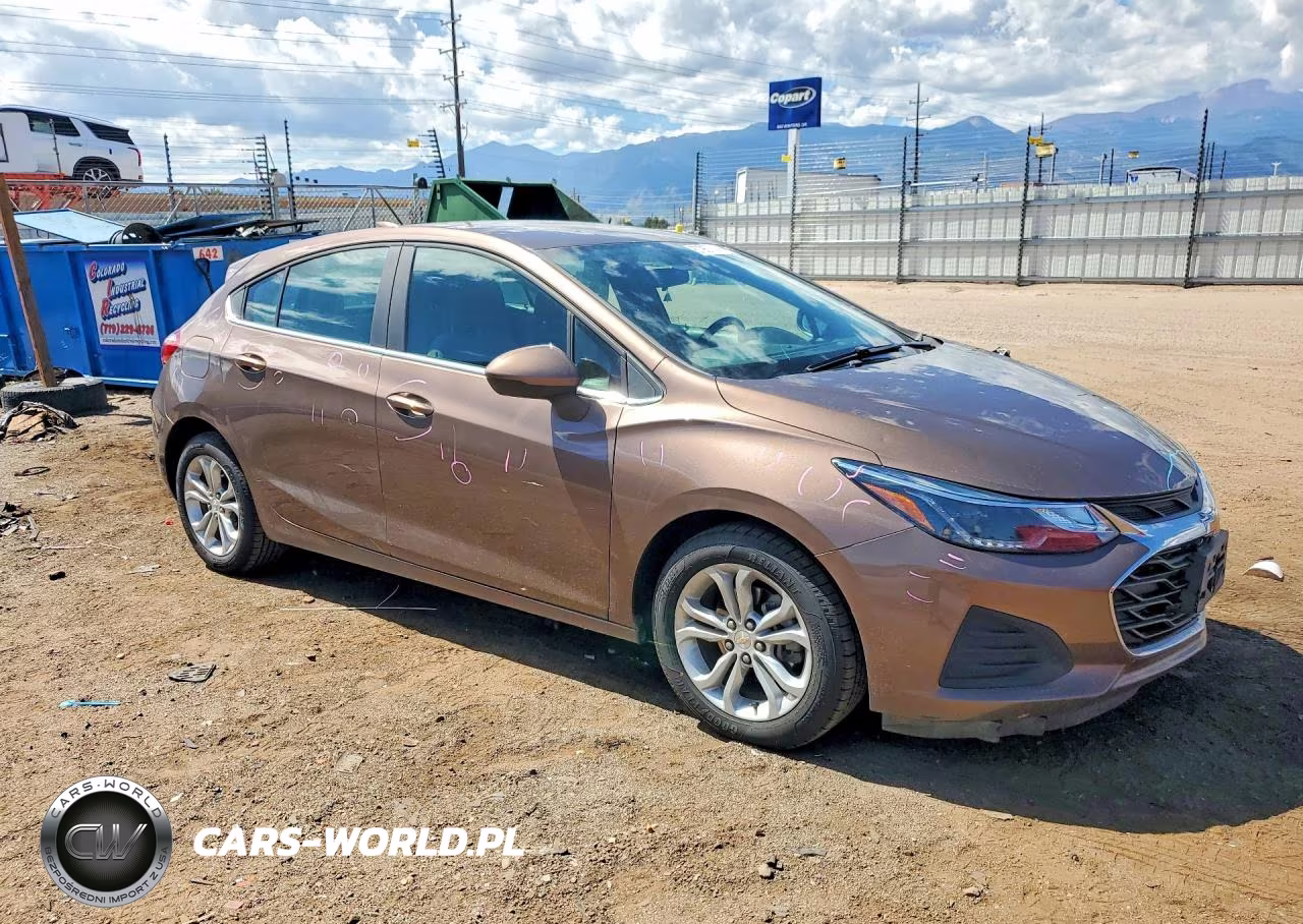 2019 Chevrolet Cruze Lt VIN:3G1BE6SM3KS558393 - 4
