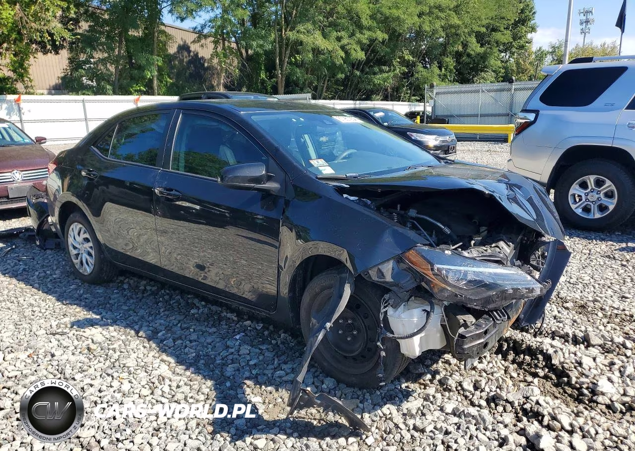 2017 Toyota Corolla Le VIN:5YFBURHE2HP603356 - 4