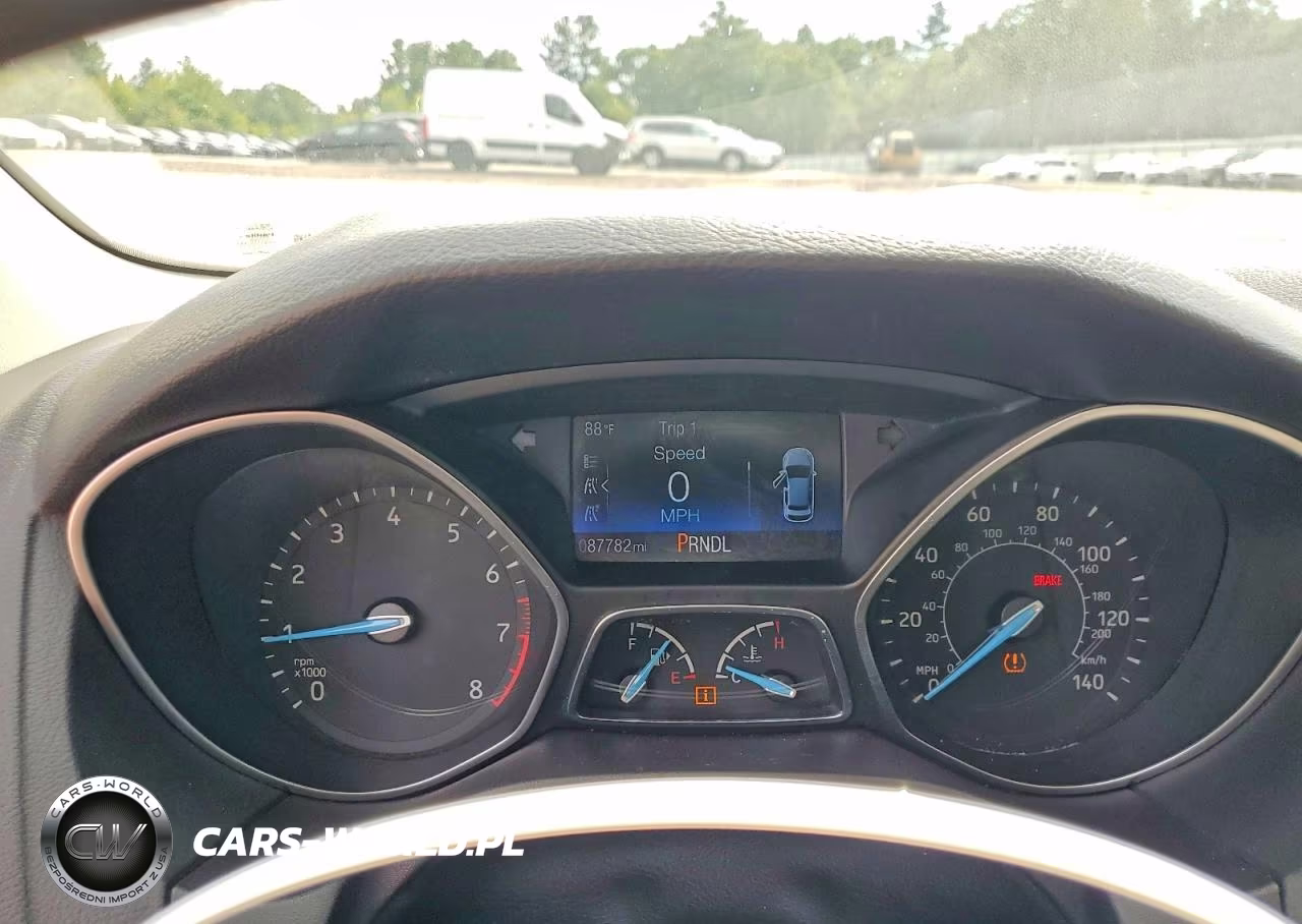 2016 Ford Focus Se VIN:1FADP3F25GL239985 - 9