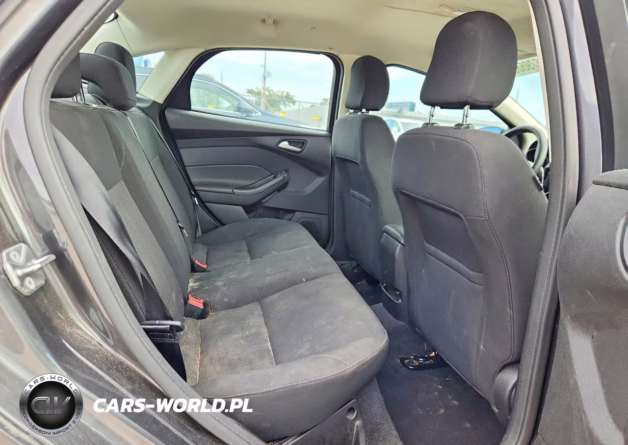 2017 Ford Focus Se VIN:1FADP3F21HL229388 - 10