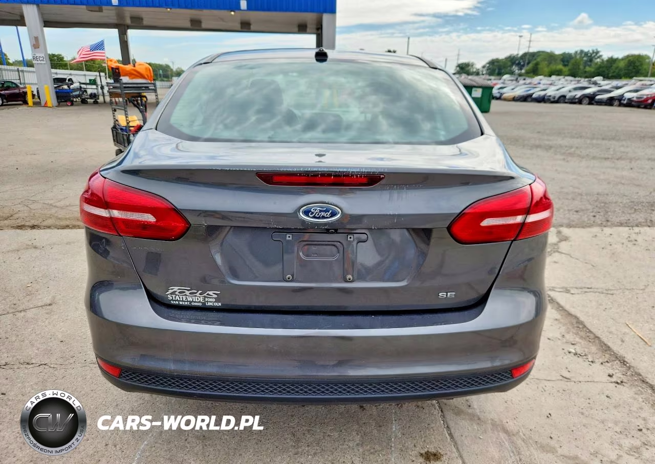 2017 Ford Focus Se VIN:1FADP3F21HL229388 - 6