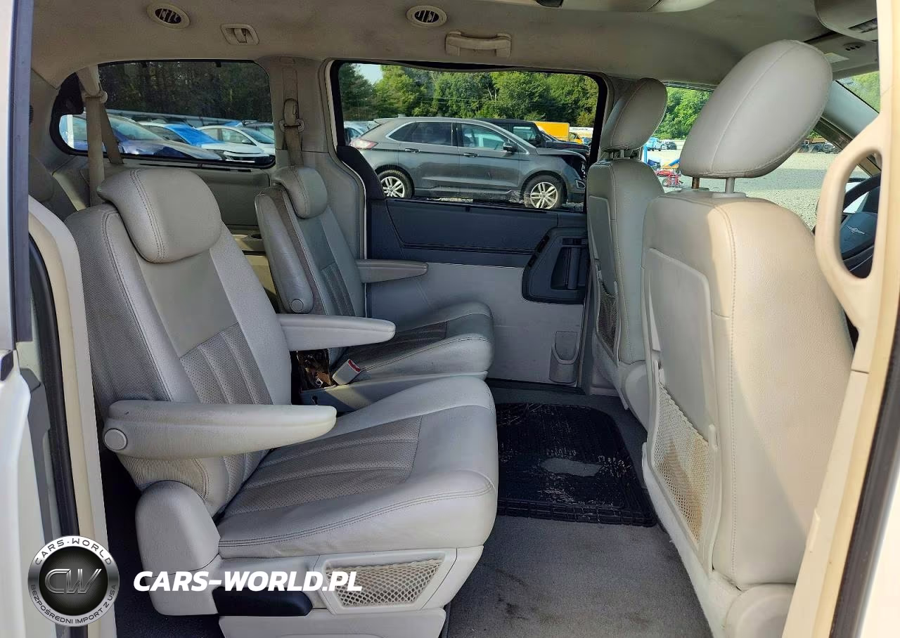 2009 Chrysler Town & Country Touring VIN:2A8HR54119R640495 - 11