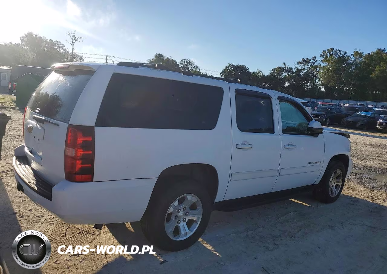 2013 Chevrolet Suburban C1500 Ls VIN:1GNSCHE0XDR145479 - 3