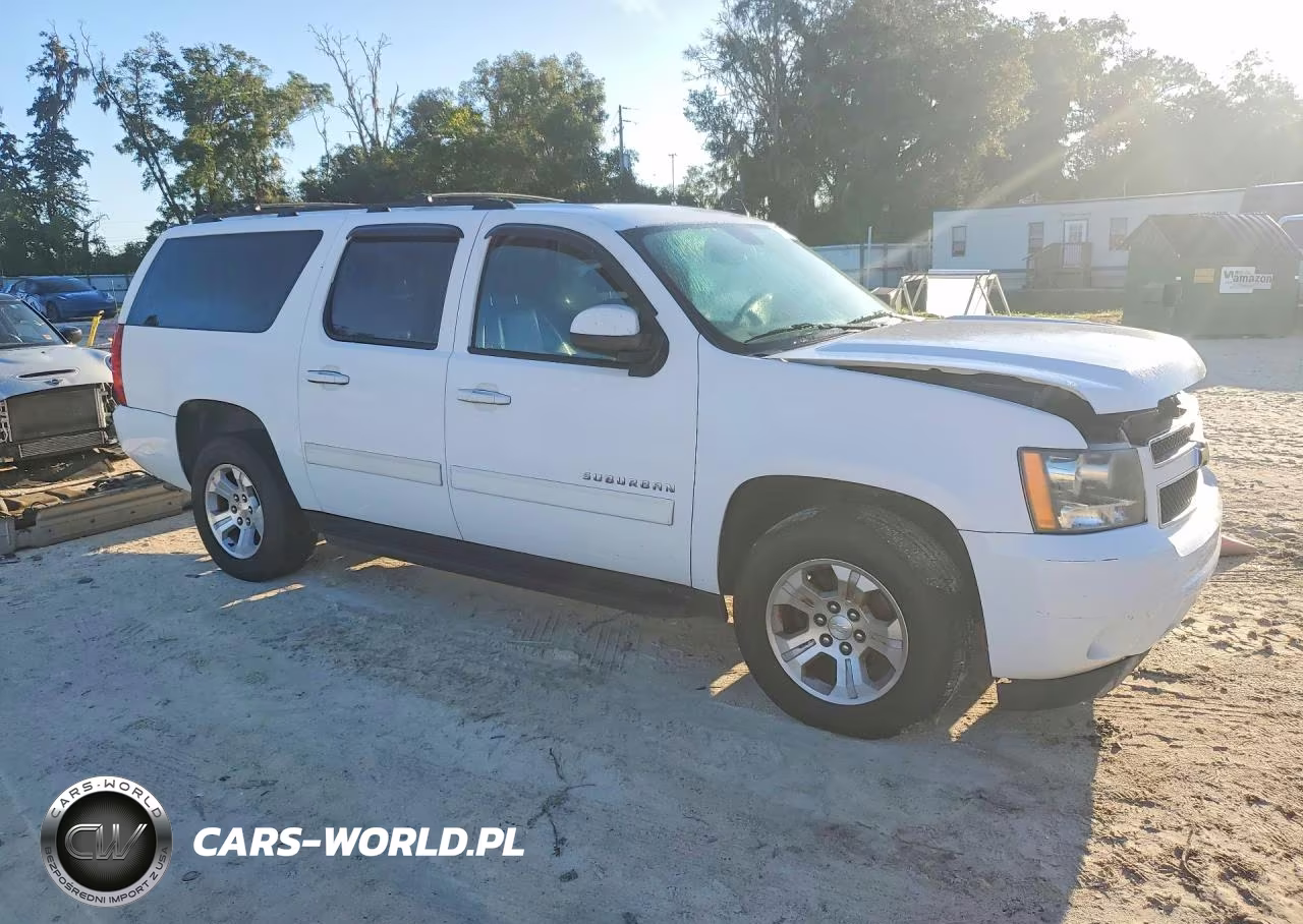 2013 Chevrolet Suburban C1500 Ls VIN:1GNSCHE0XDR145479 - 4