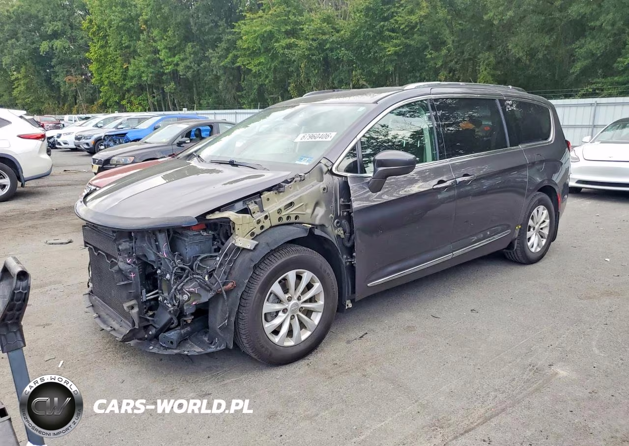 2018 Chrysler Pacifica Touring L VIN:2C4RC1BG5JR104246 - 1