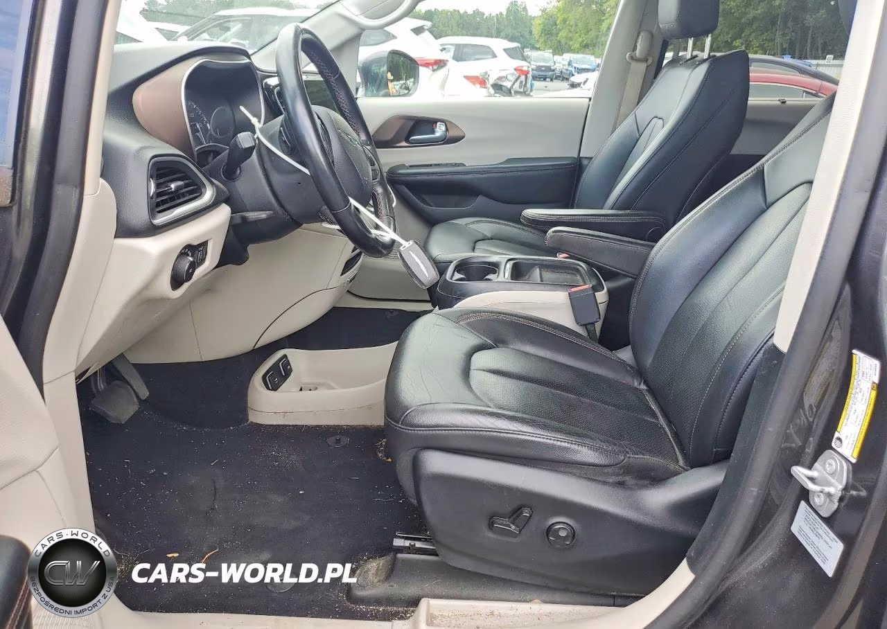 2018 Chrysler Pacifica Touring L VIN:2C4RC1BG5JR104246 - 7