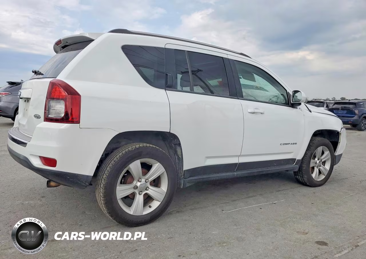 2015 Jeep Compass Latitude VIN:1C4NJCEA0FD122171 - 3