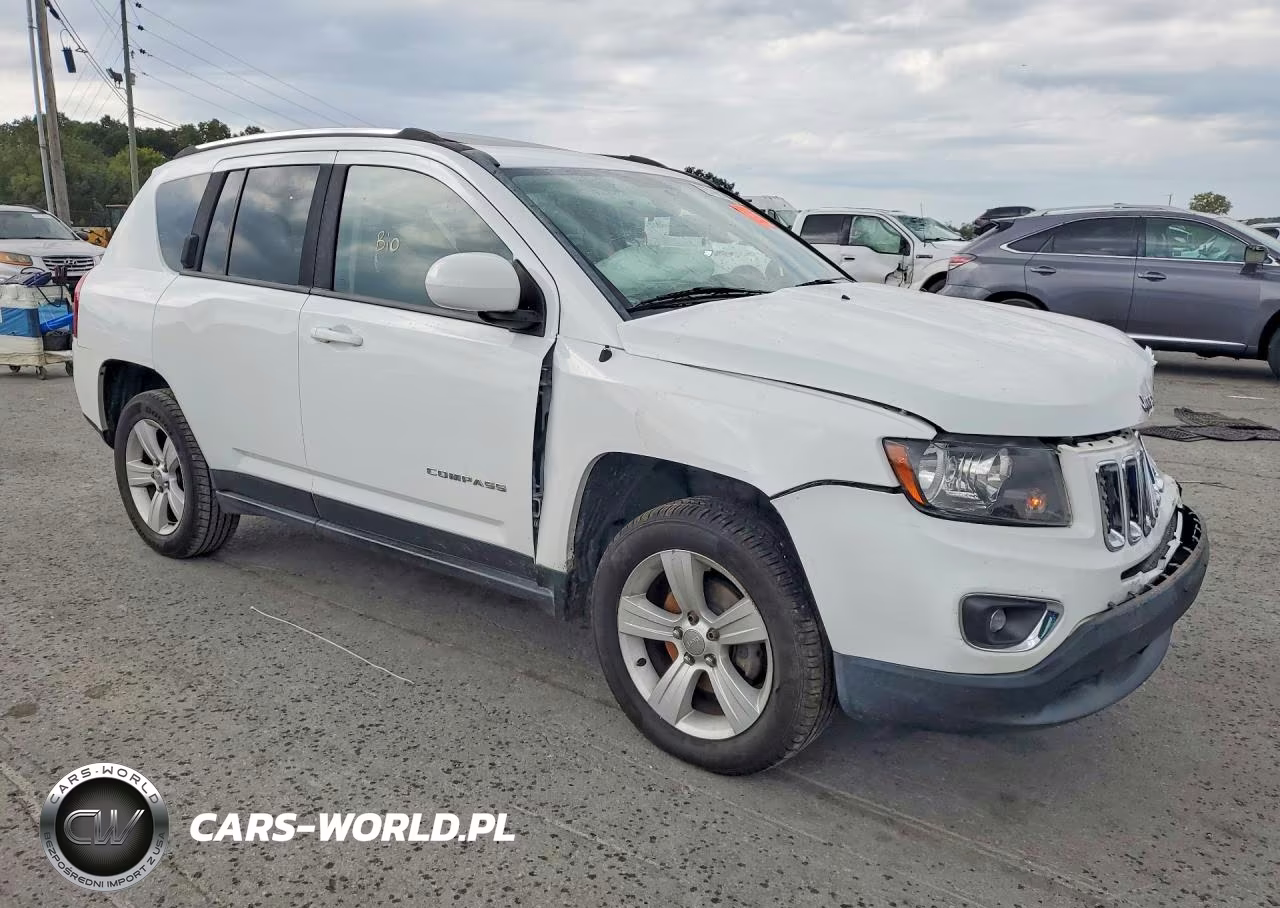2015 Jeep Compass Latitude VIN:1C4NJCEA0FD122171 - 4