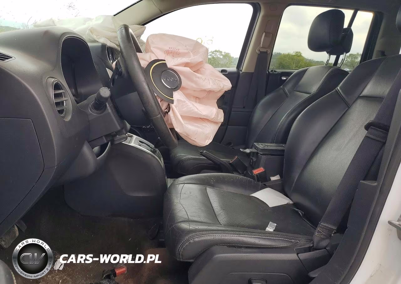 2015 Jeep Compass Latitude VIN:1C4NJCEA0FD122171 - 7