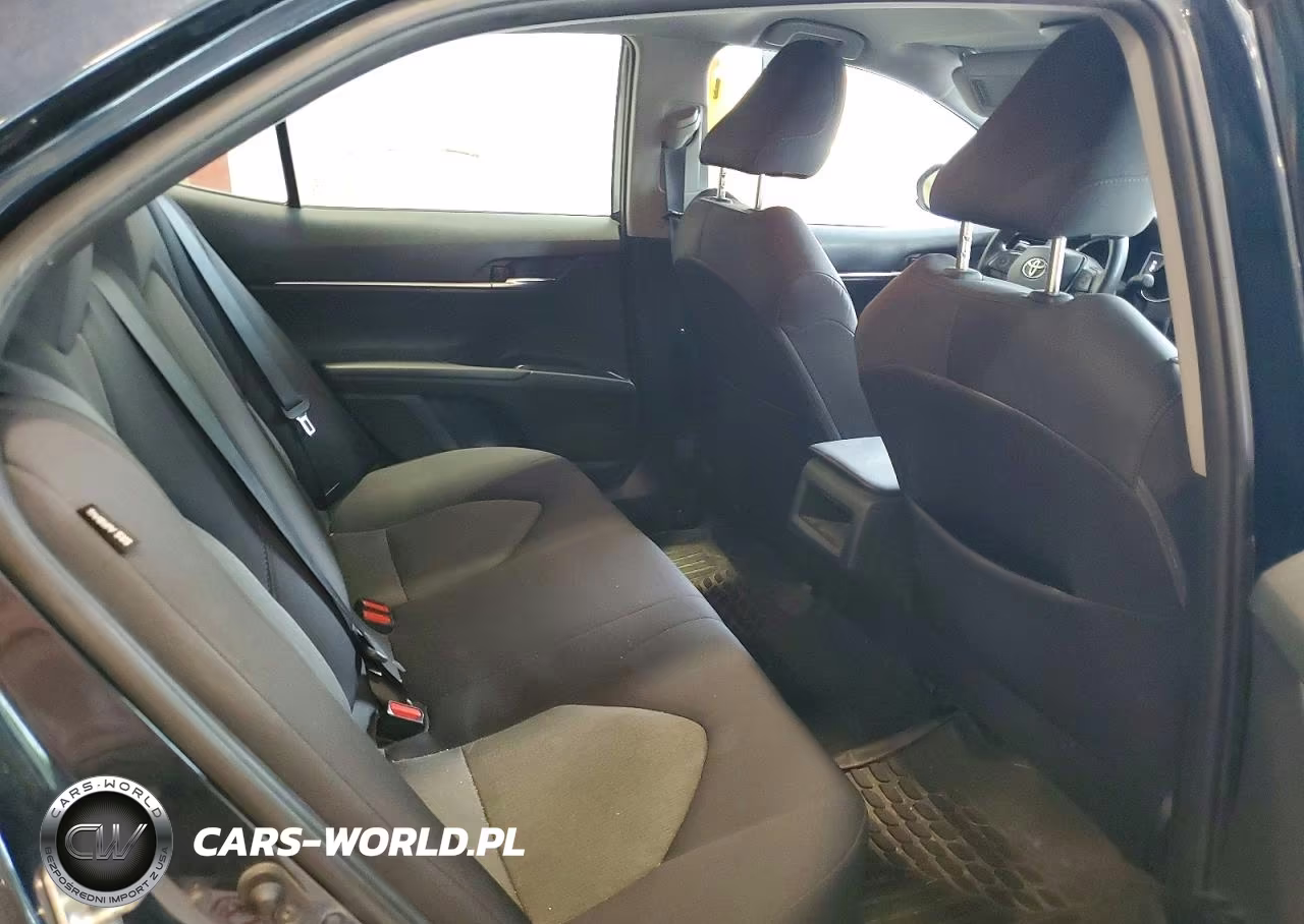 2018 Toyota Camry Le VIN:4T1B11HK5JU656251 - 10
